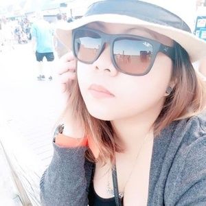 Meet your Posher, Crystal